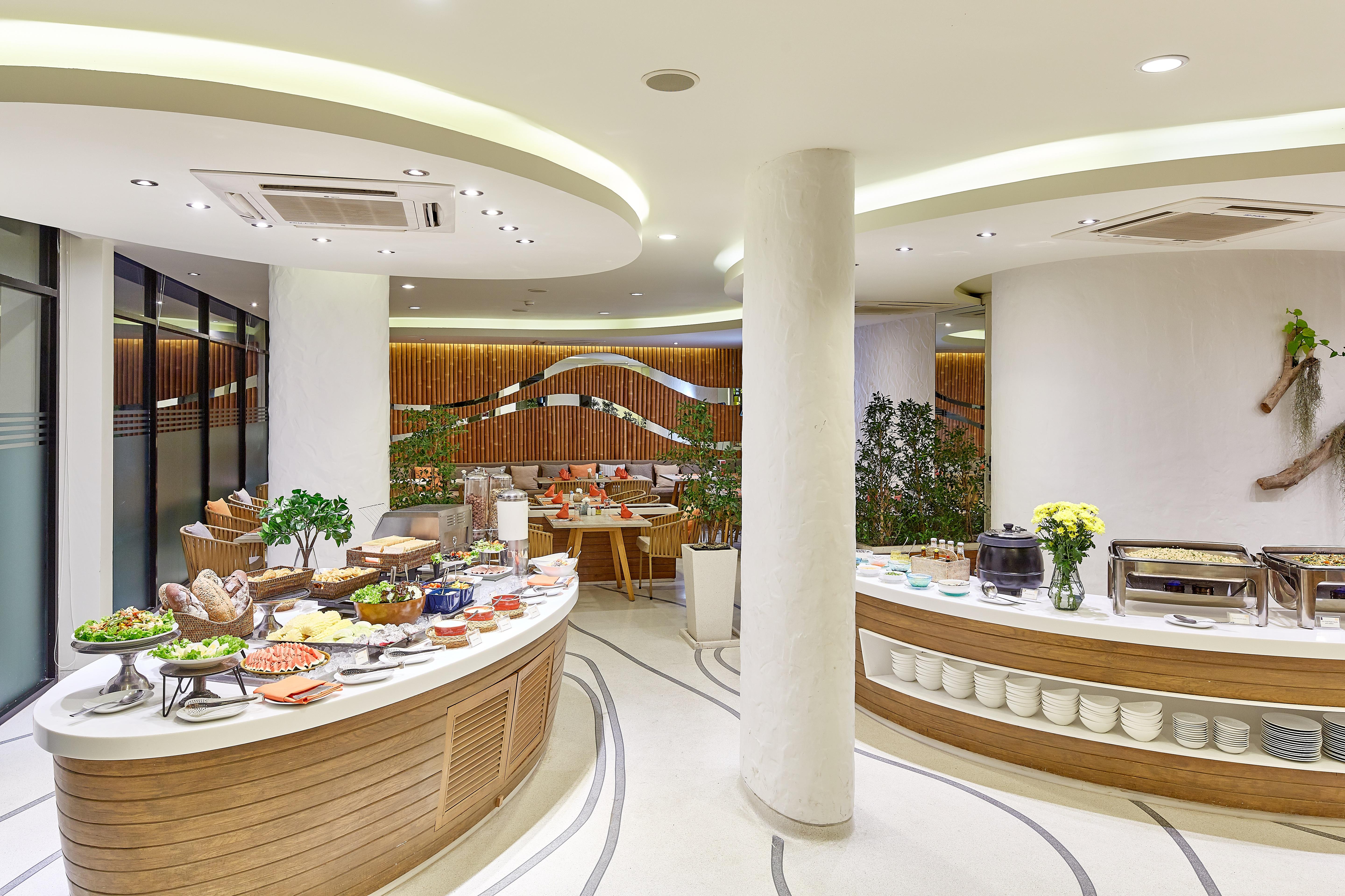 Bandara Phuket Beach Resort - SHA Extra Plus Cape Panwa Bagian luar foto