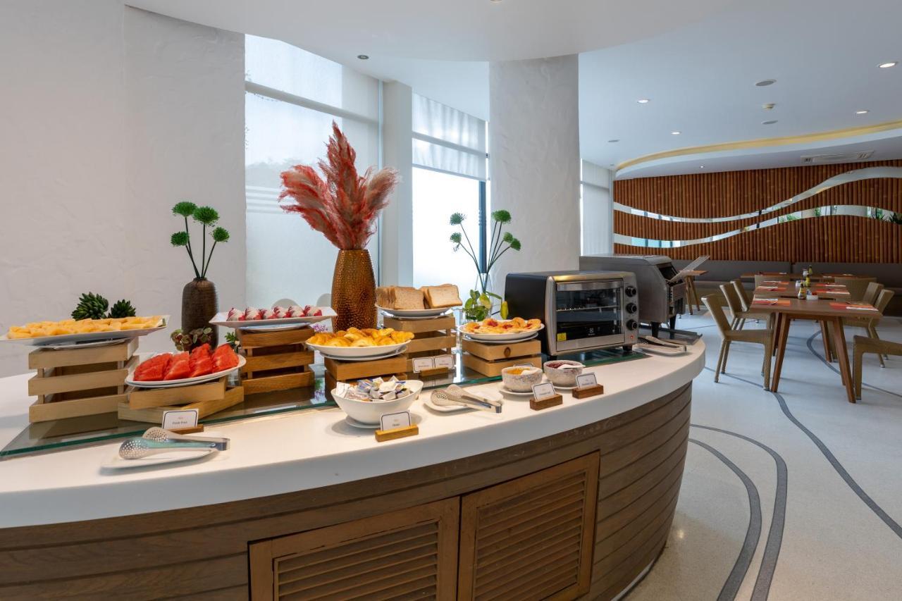 Bandara Phuket Beach Resort - SHA Extra Plus Cape Panwa Bagian luar foto